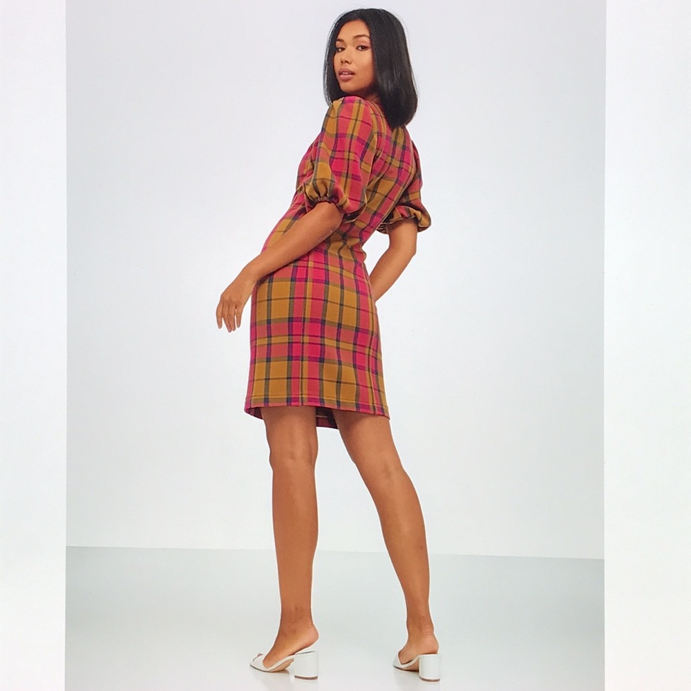 Plaid Puff-Sleeve Shift Dress in Pink & Tan - Picture 13 of 16